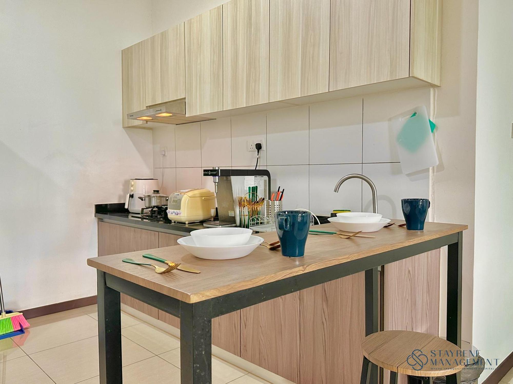Pangsapuri Molek Regency By Stayrene *